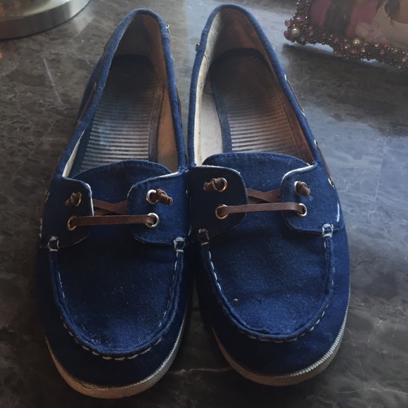 Navy blue sperries
