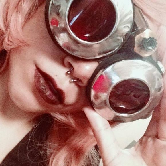 Meet your Posher, Coco - Picture 1 of 1