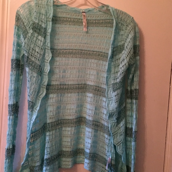 Pretty Spring Cardigan - Picture 2 of 4