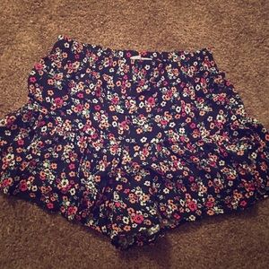 Ruffled Aeropostale shorts!
