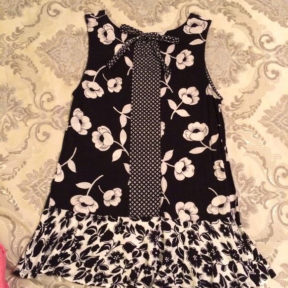 Anthropologie black and white floral tunic - Picture 2 of 3