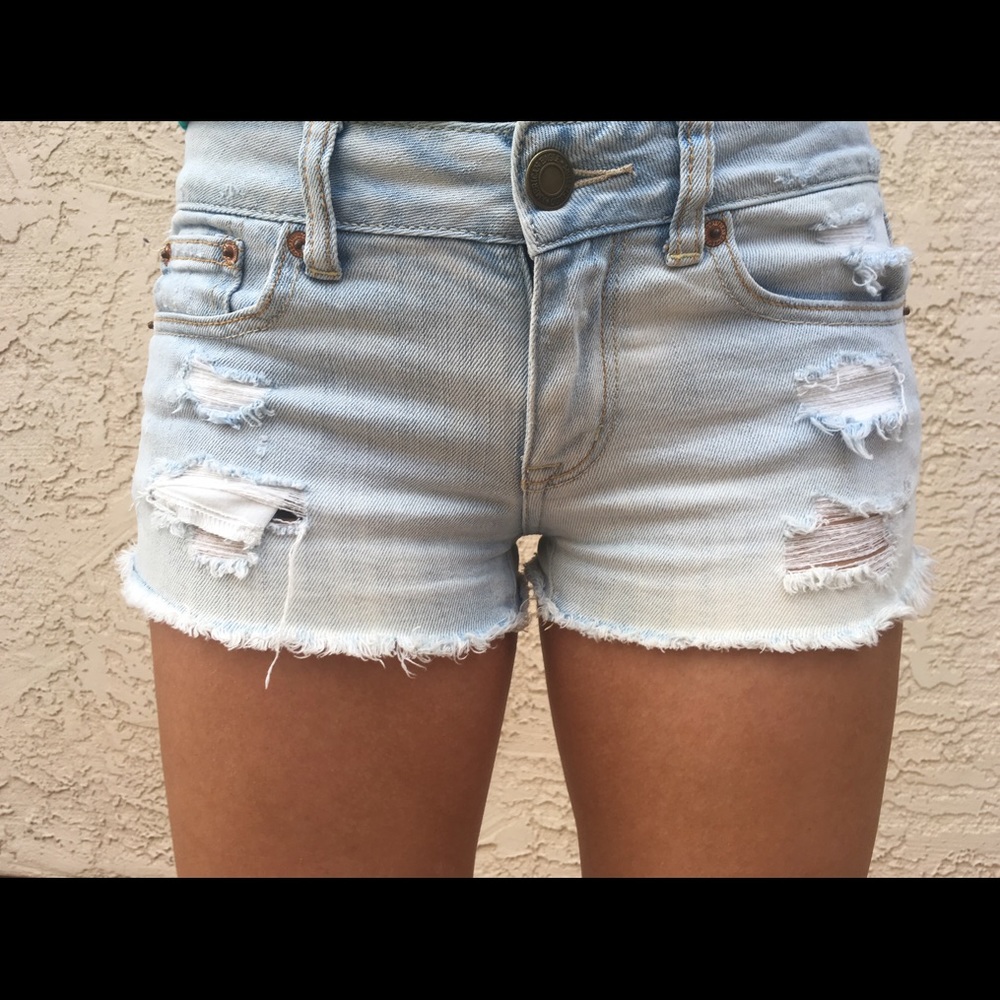 American Eagle light wash shorts