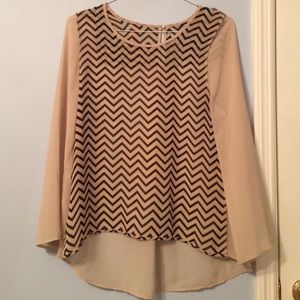 Flowy chevron top