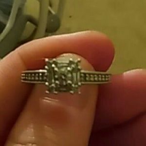 Diamond engagement ring