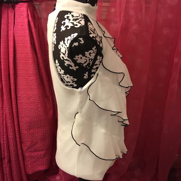 White Ruffled blouse - Picture 2 of 3