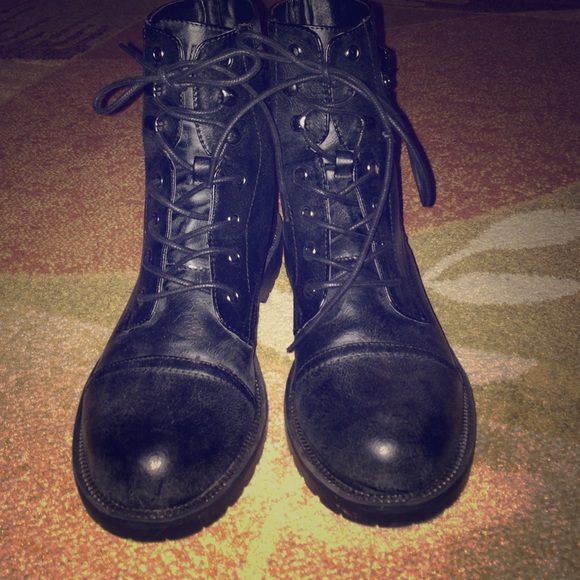 Combat boots - Picture 1 of 4