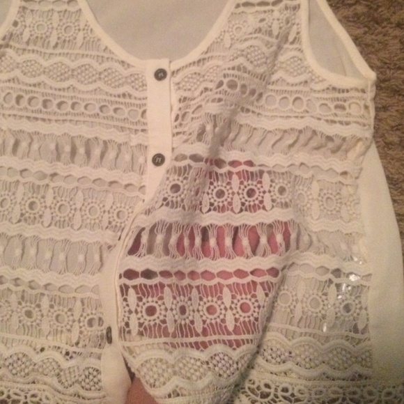 Cream tank top - Picture 3 of 3