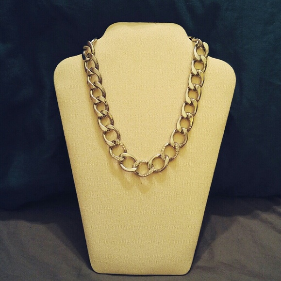 Francesca's Statement Necklace - Picture 4 of 4