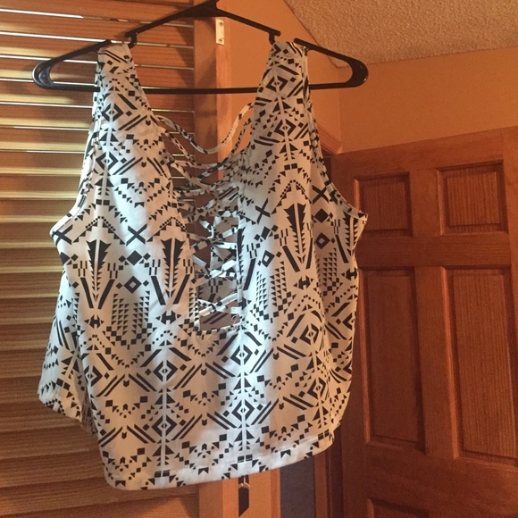 Crop Top - Picture 1 of 1