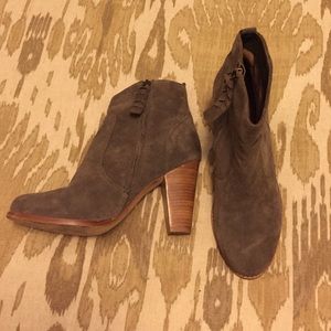 Beautiful joie booties!