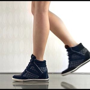 ✨SALE✨Wedged sneakers suede