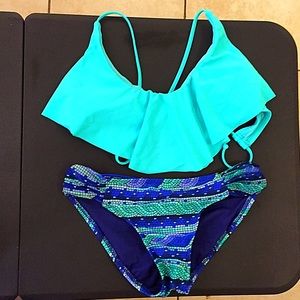 Two piece turquoise never worn bikini set