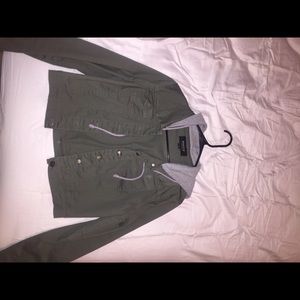 Cropped denim jacket