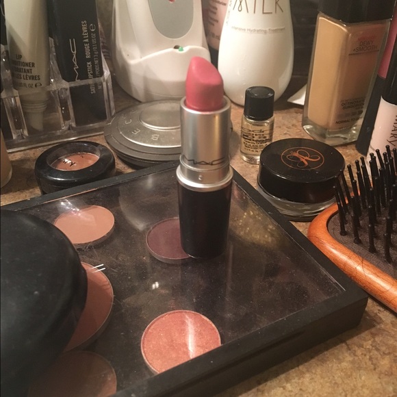 Mac Please Me Lipstick - Picture 4 of 4
