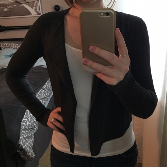 *sold* Express Cropped Cardigan - Picture 3 of 3