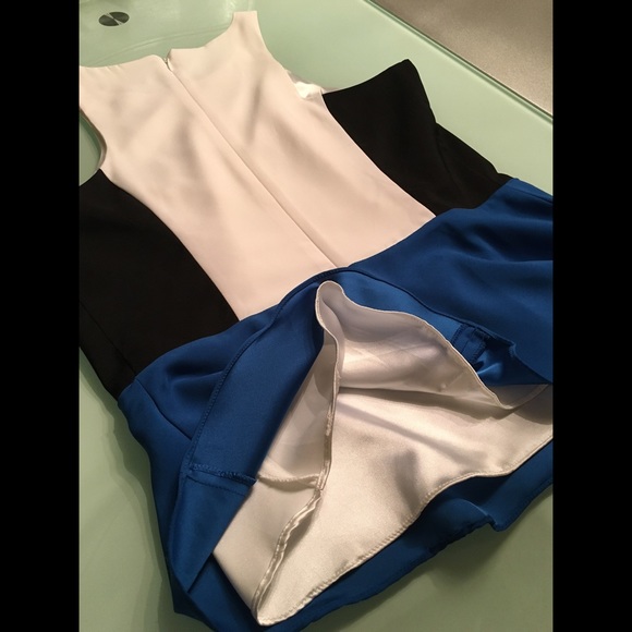 Express Color Block Sleeveless Peplum Top - Picture 3 of 4