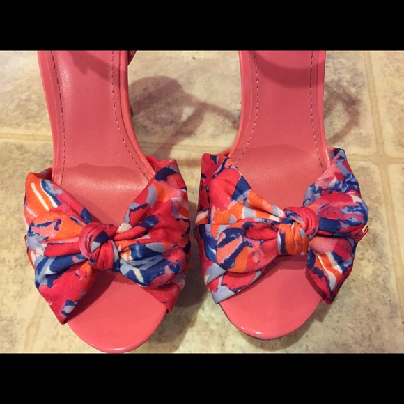 🚫SOLD🚫💥FINAL PRICE💥Guess heels - Picture 2 of 4