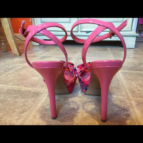 🚫SOLD🚫💥FINAL PRICE💥Guess heels - Picture 3 of 4