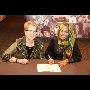 Meet your Posher, Fatima