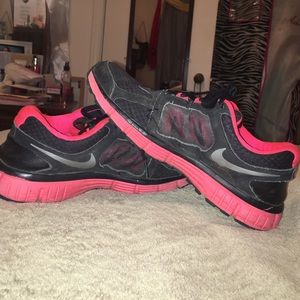 Nike dual fusion st2. Worn a few times.