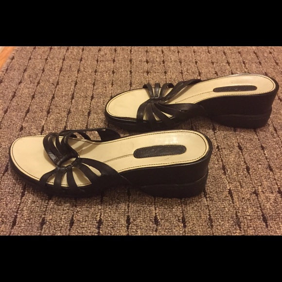 Rockport black leather sandals size 7