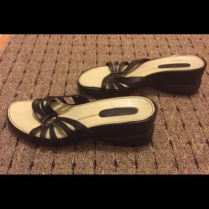 Rockport black leather sandals size 7