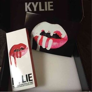 KYLIE lip kit - 22 NWT