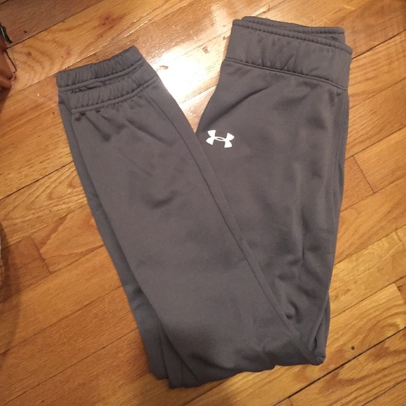 AVAILABLE TIL 3/25 ONLY Under Armour sweat pants