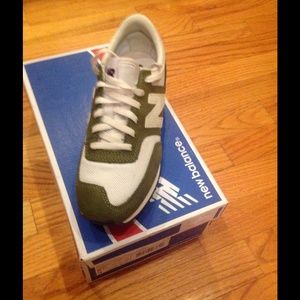 NEW PRICE *****SALE.  New balance sneakers  NWOT