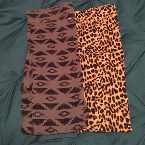 2 VS PINK leggings