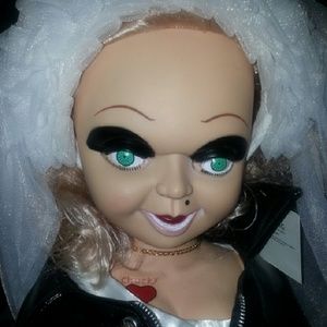 Meet your Posher, Ellaline