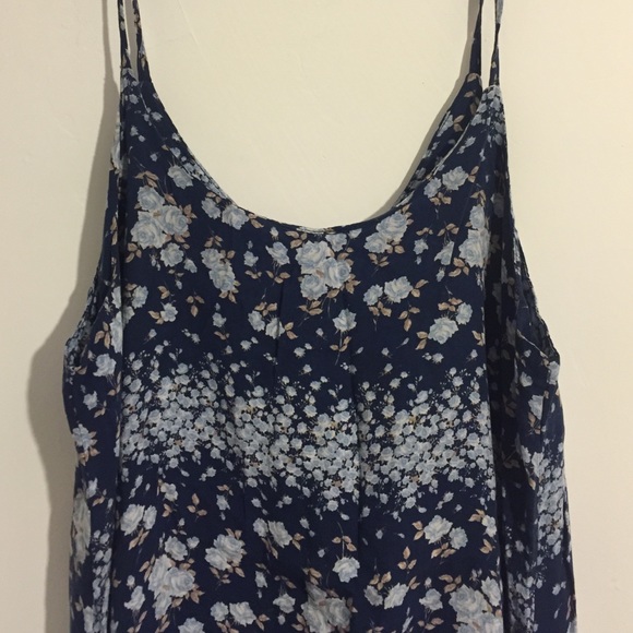 Brandy Melville Blue Rose Gaby - Picture 3 of 4