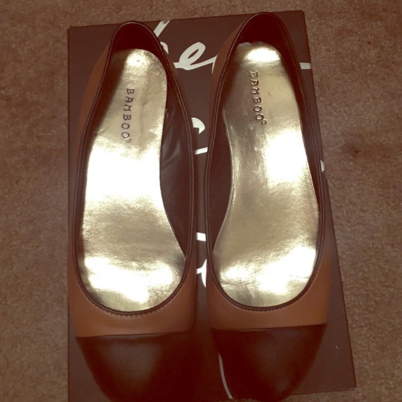 Worn Once Tan and Brown Bamboo Flats