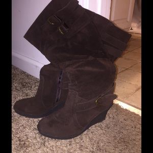 PRICE DROP Platform suede feel boots
