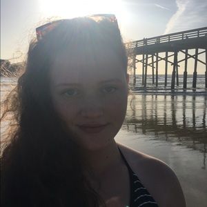 Meet your Posher, Ella