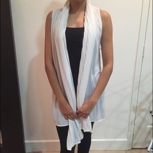 Tory Burch White sleeveless sweater vest