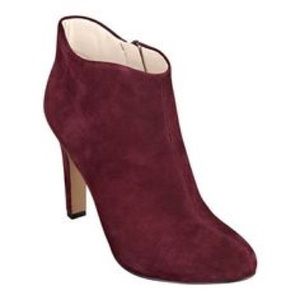Nine West cozier suede ankle bootie in wine