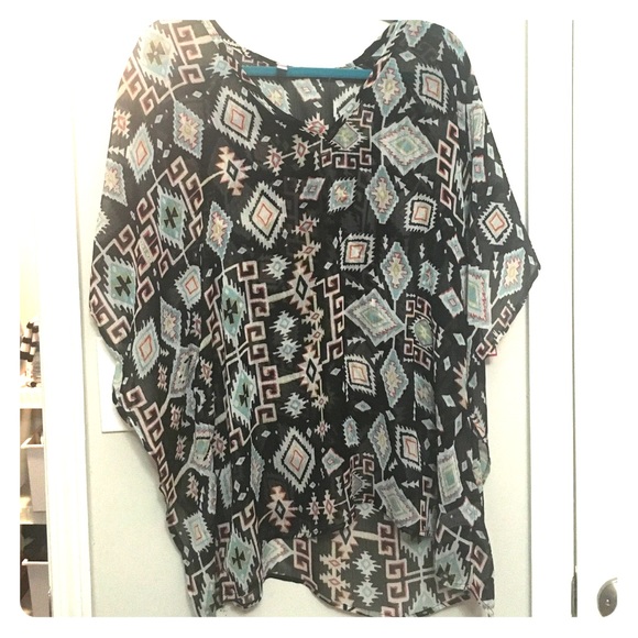NWT Flowy, Tribal Print Top Size Large
