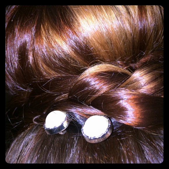 Accessories - 4 pearl bobby pins
