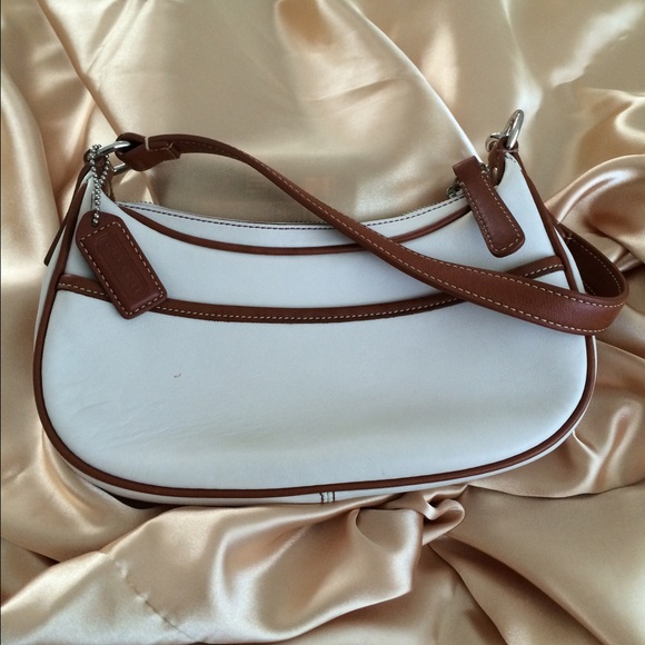 Cute Coach white little bag