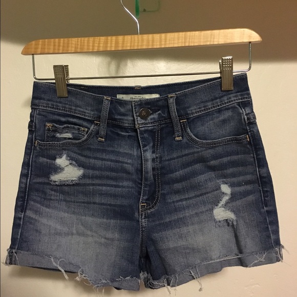 ABERCROMBIE AND FITCH HIGH RISE SHORTS