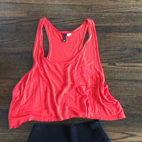 Divided Tops - Divided crop tank Divided Tops - Divided crop tank