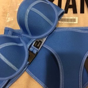 Triangl BELLA -electric cowboy xs