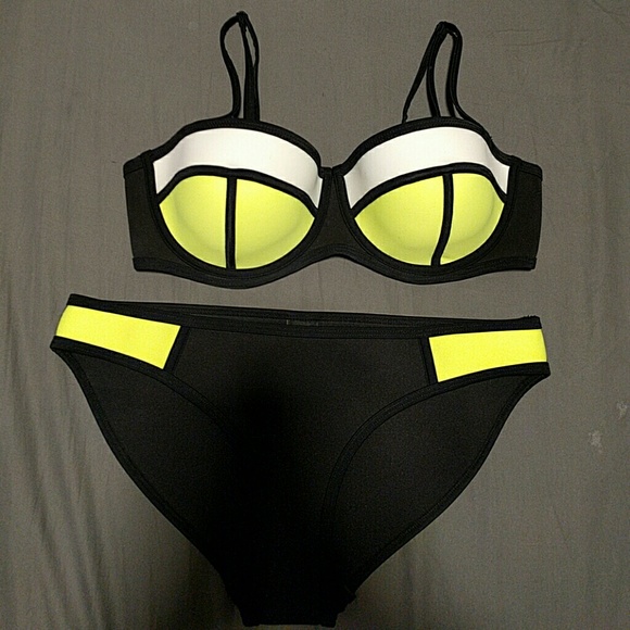 Triangl Swim Suit in Poppy - Cola Pop (Top Only)