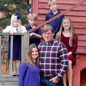 Meet your Posher, Holly