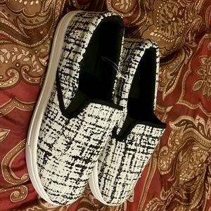 White and black Canvas Shoes-New