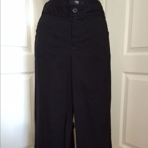 Mossimo Women's Black Casual Capri Pant.