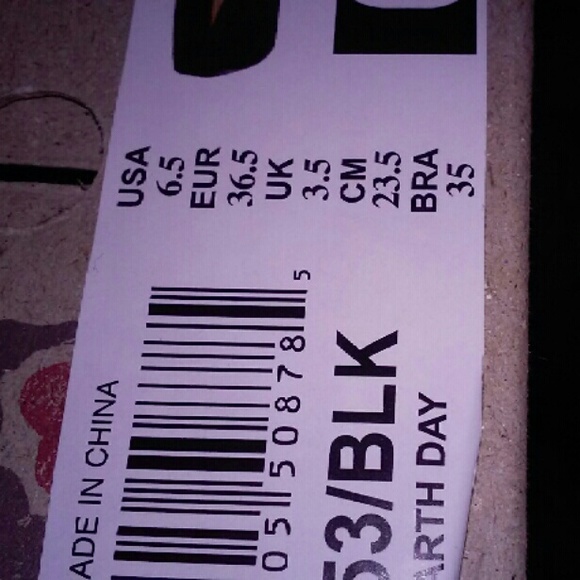 Nwt bobs skechers size 6.5