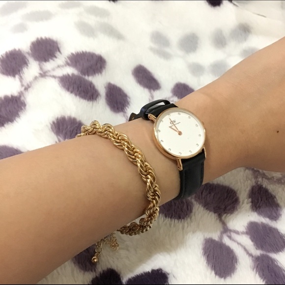 Gold chain bracelet