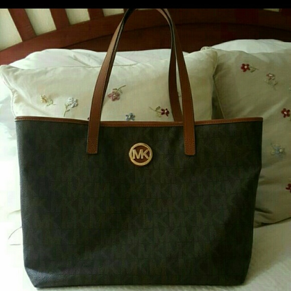 Michael Kors Jet Set Tote